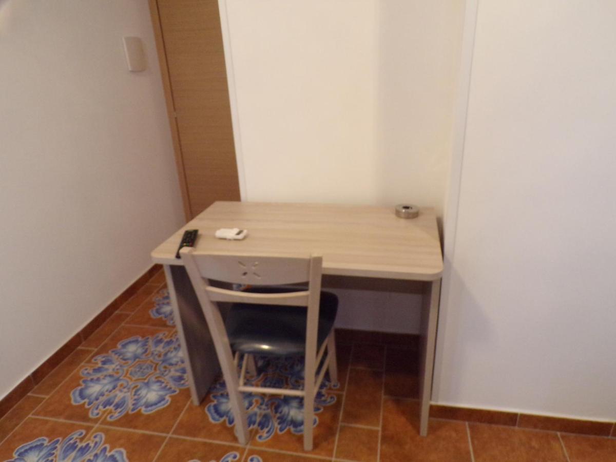NUOVA AURORA Rent Rooms Roccalumera Buitenkant foto
