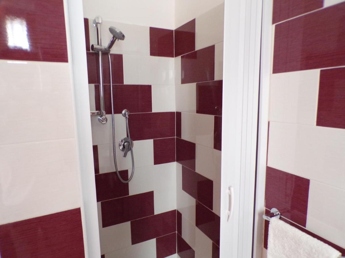 NUOVA AURORA Rent Rooms Roccalumera Buitenkant foto