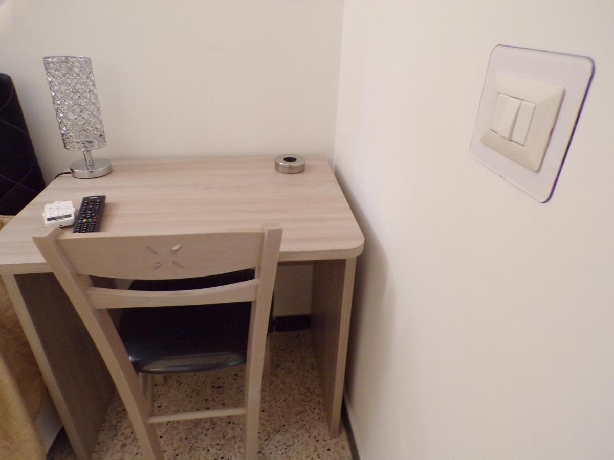 NUOVA AURORA Rent Rooms Roccalumera Buitenkant foto