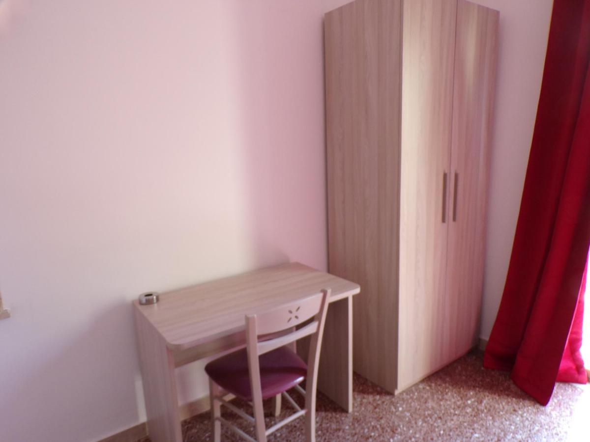 NUOVA AURORA Rent Rooms Roccalumera Buitenkant foto
