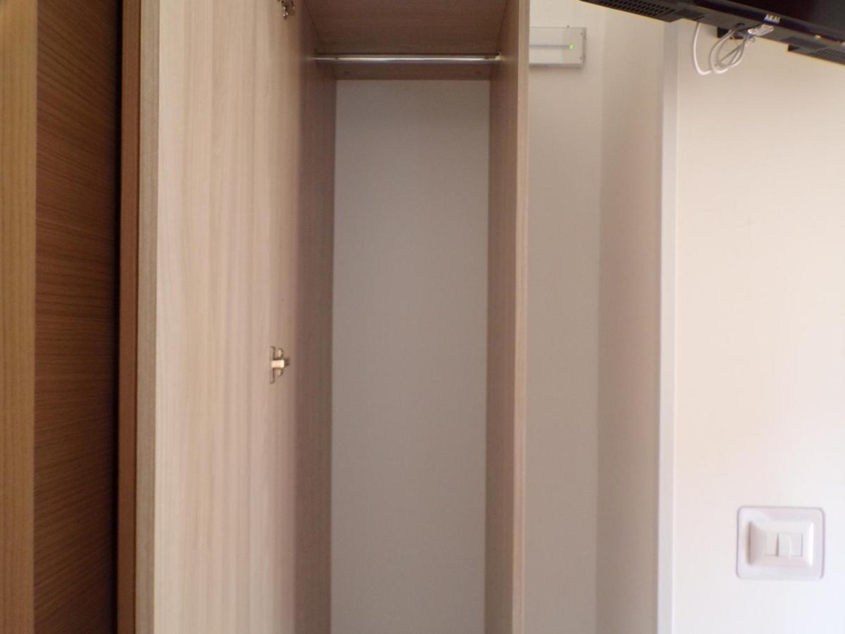 NUOVA AURORA Rent Rooms Roccalumera Buitenkant foto