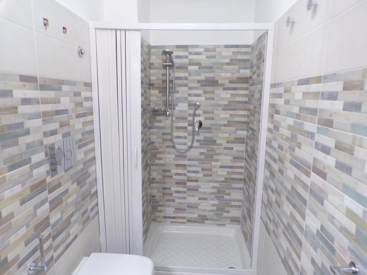 NUOVA AURORA Rent Rooms Roccalumera Buitenkant foto