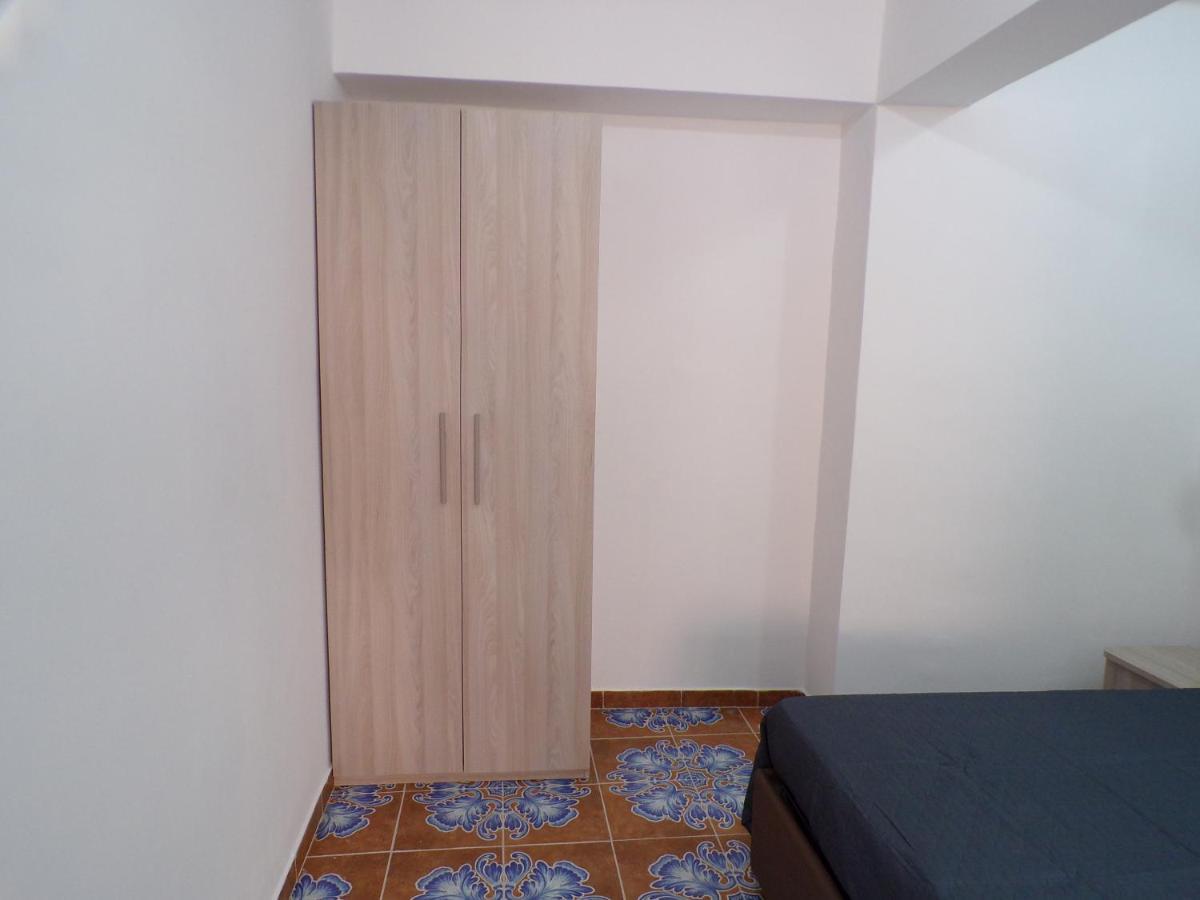 NUOVA AURORA Rent Rooms Roccalumera Buitenkant foto