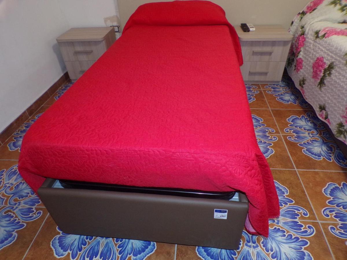 NUOVA AURORA Rent Rooms Roccalumera Buitenkant foto