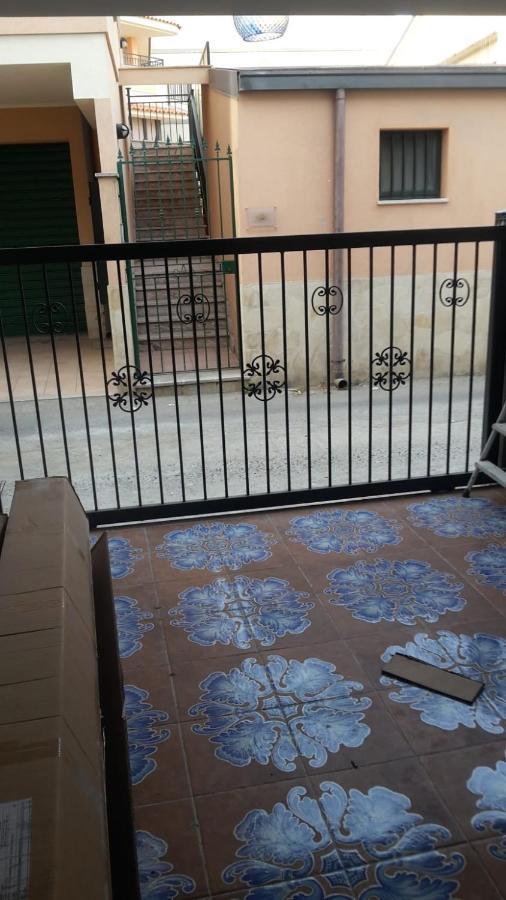 NUOVA AURORA Rent Rooms Roccalumera Buitenkant foto