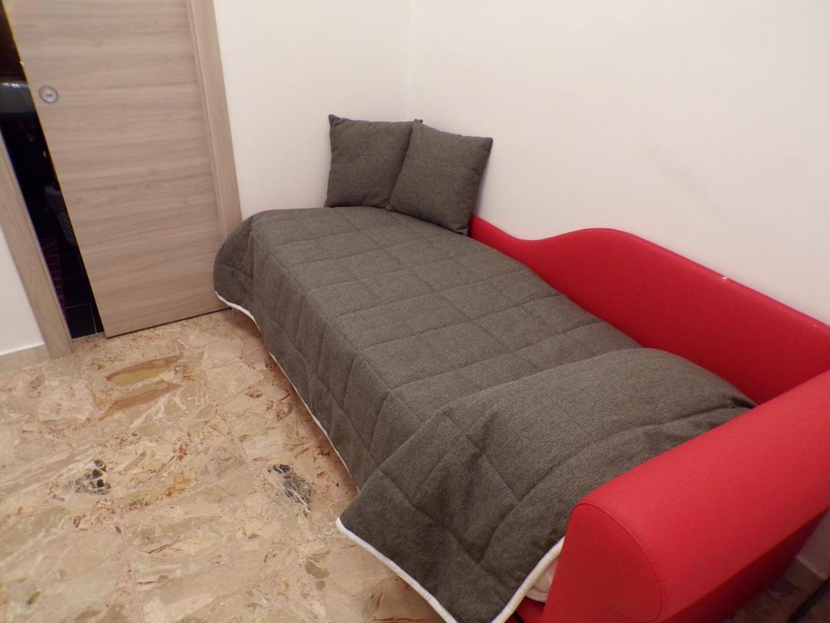 NUOVA AURORA Rent Rooms Roccalumera Buitenkant foto