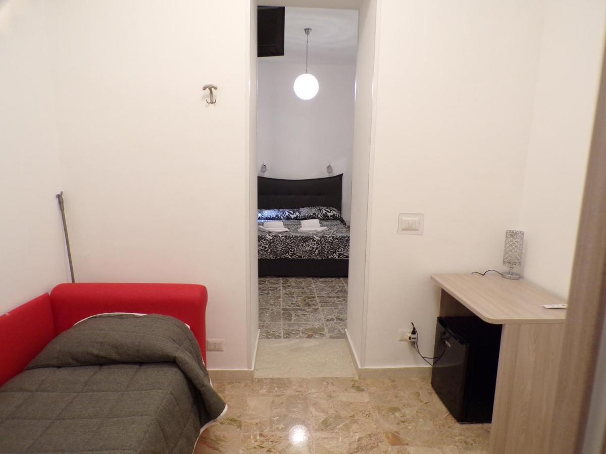 NUOVA AURORA Rent Rooms Roccalumera Buitenkant foto